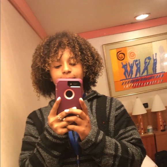 Meet your Posher, Olivia - Picture 1 of 1